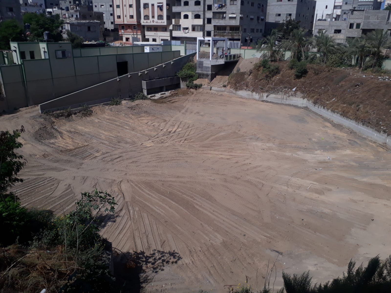 بالتعاون بين سلطة المياه وجودة البيئة وبلدية جباليا   حل مشكلة المكرهة الصحية لأهالي بركة الصفطاوي