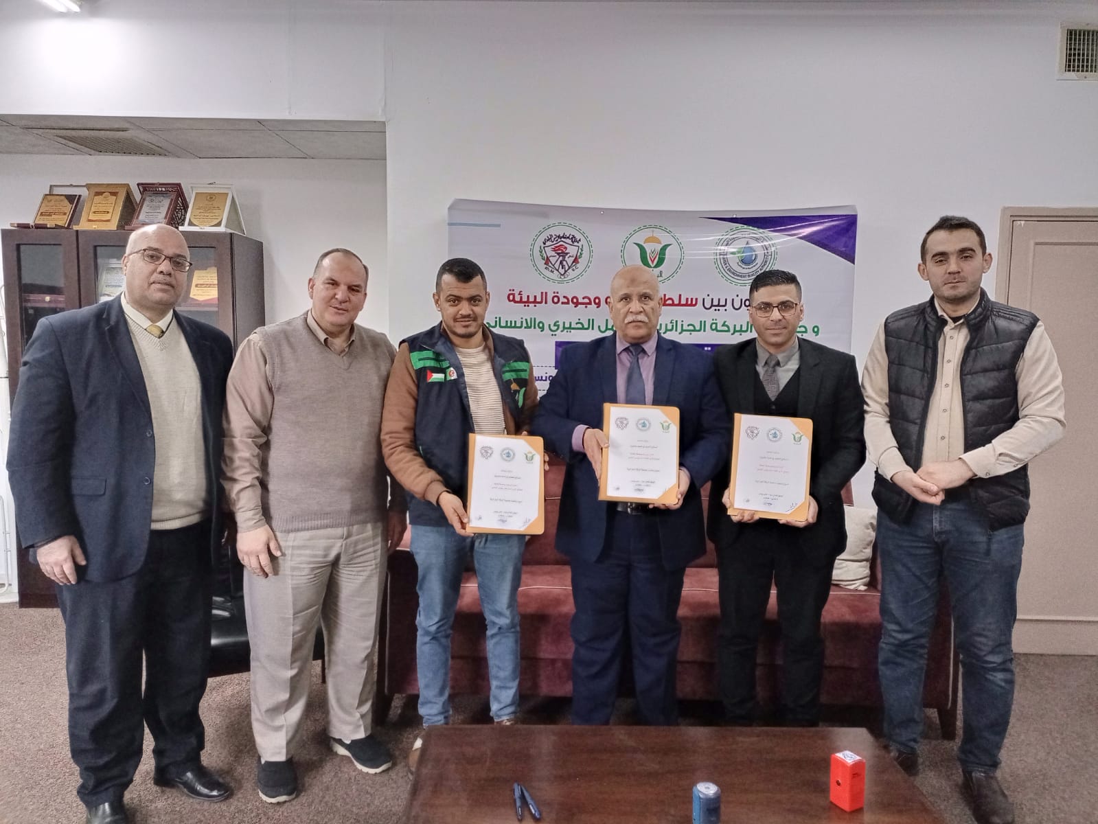 بالتعاون مع جمعية البركة الجزائرية ونادي اتحاد خان يونس البلدي  سلطة المياه وجودة البيئة توقّع مذكرة تفاهم حول انشاء بئر مياه ومحطة تحلية